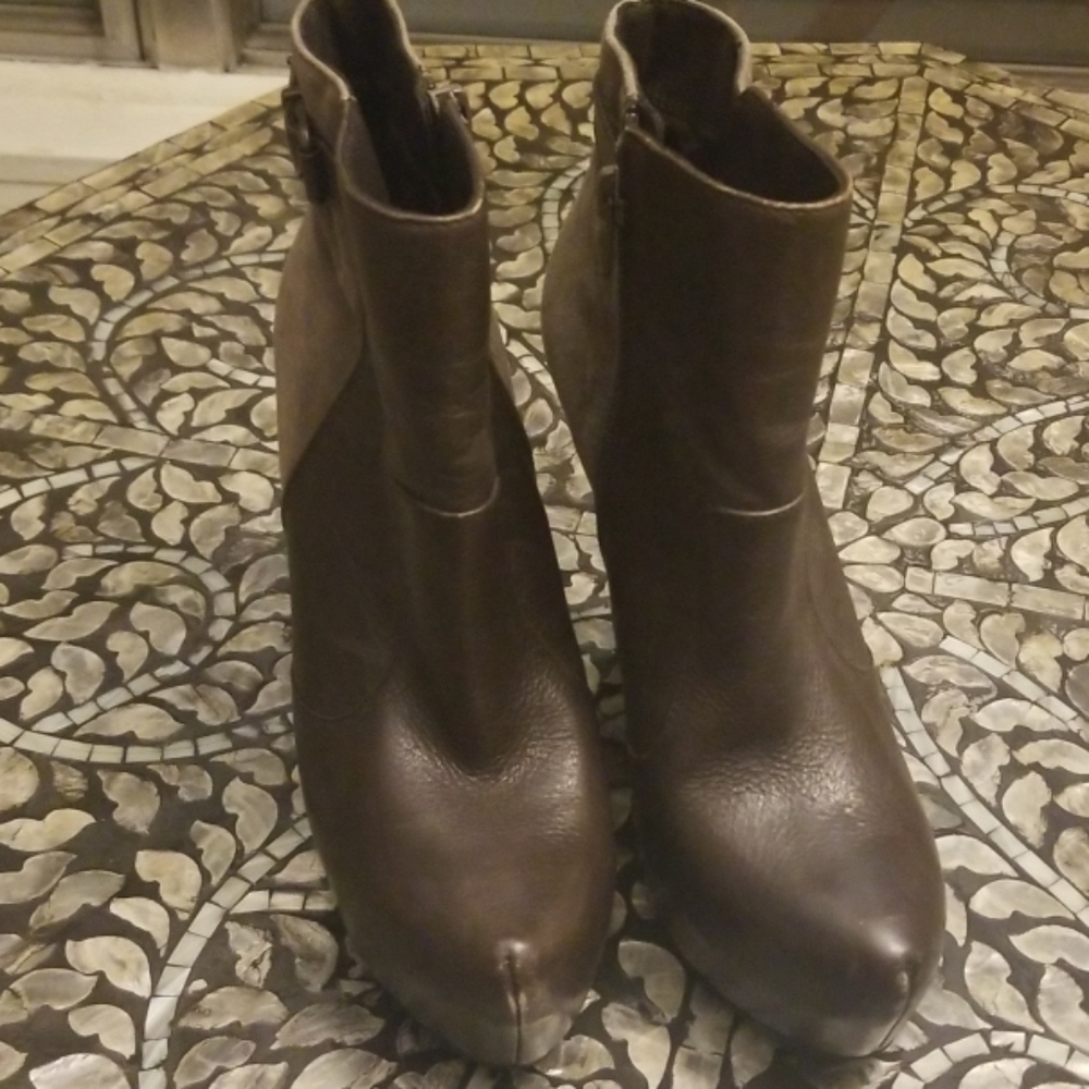 Booties - Picture 4 of 4